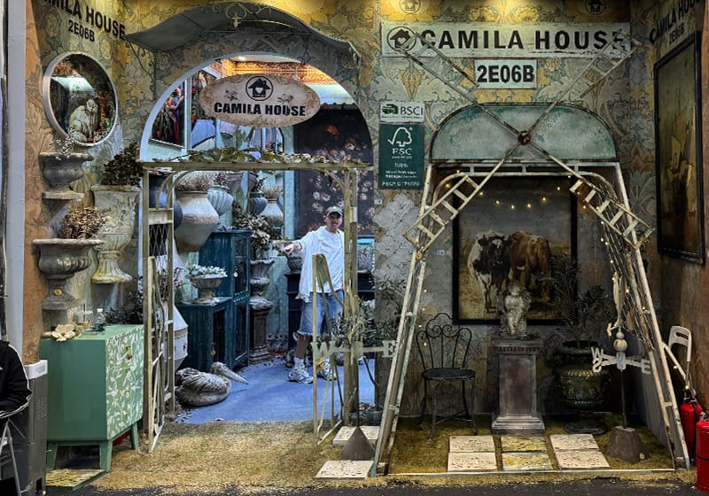 Vintage metal furniture from Camilahouse