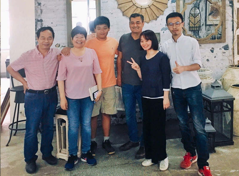Home and garden decor importers sourcing from China